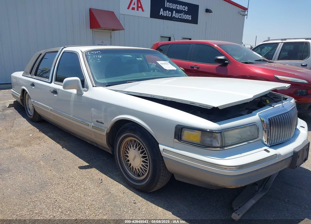 1997 LINCOLN TOWN CAR SIGNATURE VIN: 1LNLM82W7VY735175