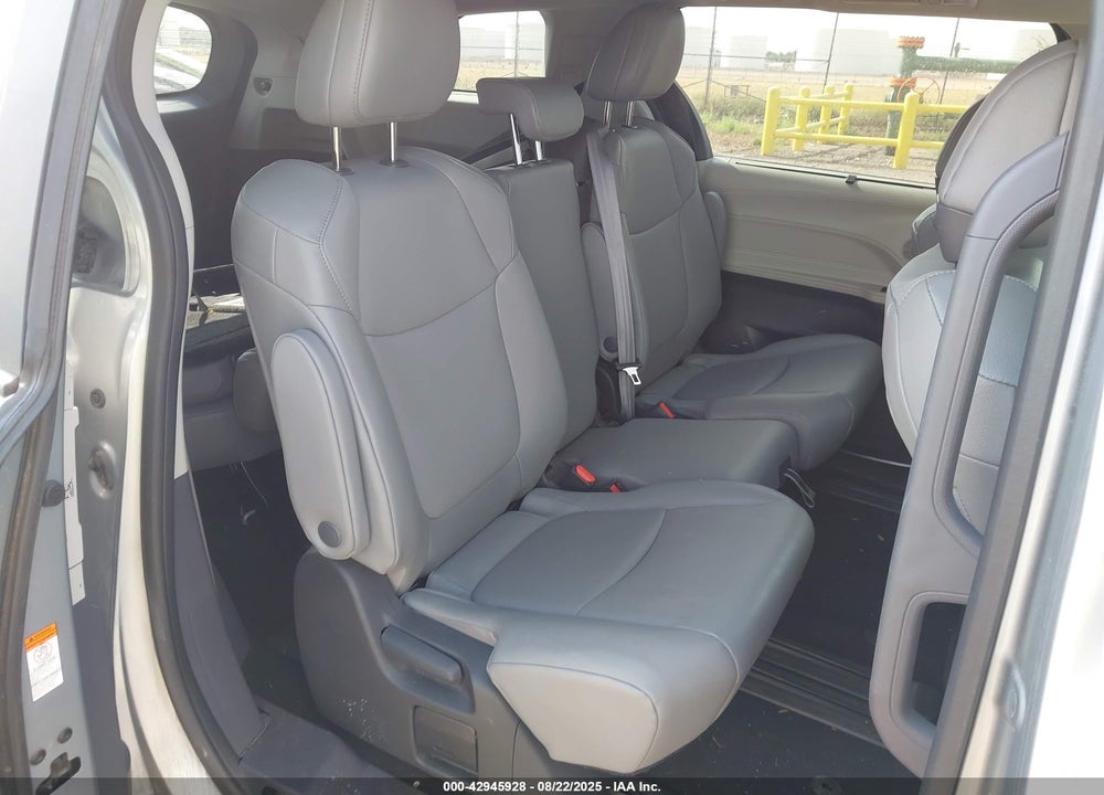 2024 TOYOTA SIENNA XLE VIN: 5TDYRKEC4RS190323