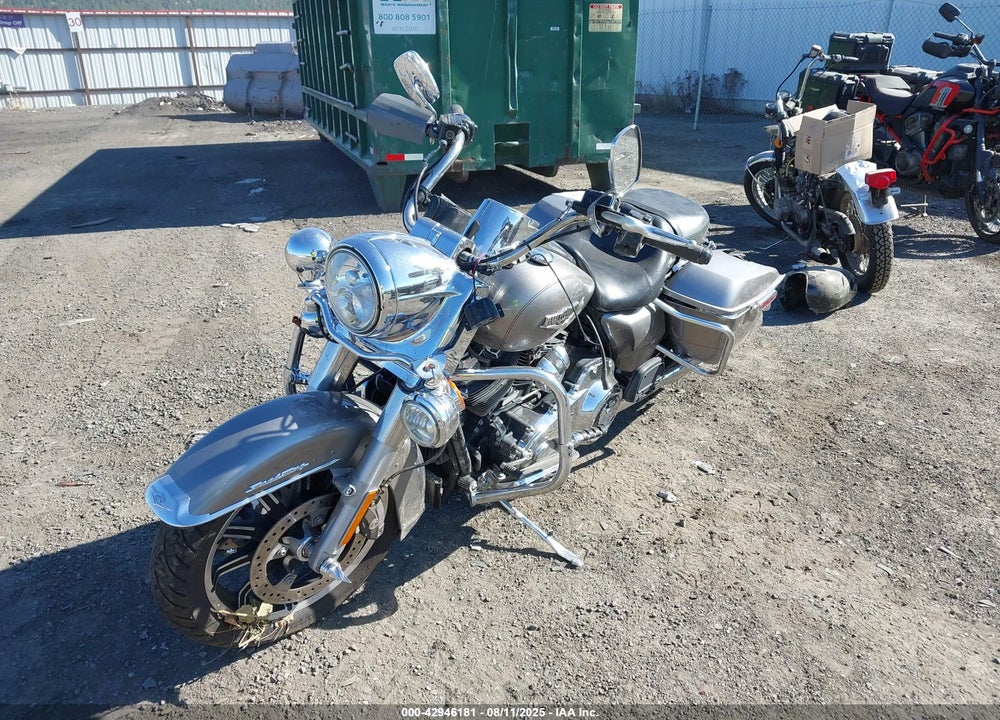 2017 HARLEY-DAVIDSON FLHR VIN: 1HD1FBC36HB628907