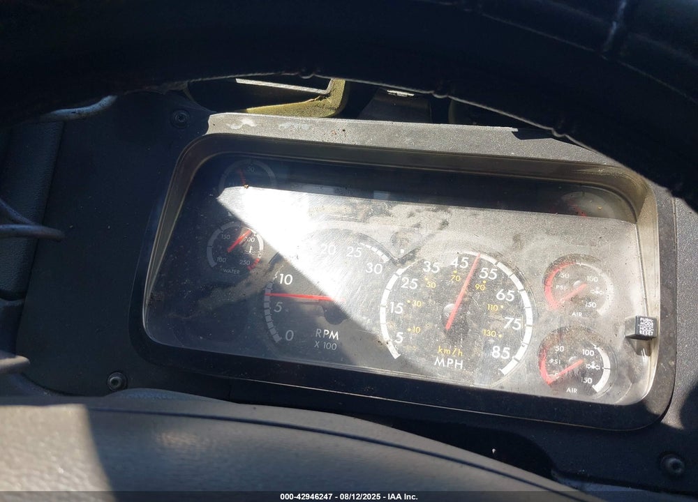 2014 FREIGHTLINER CASCADIA 125 VIN: 1FUJGLD59ELFM2352