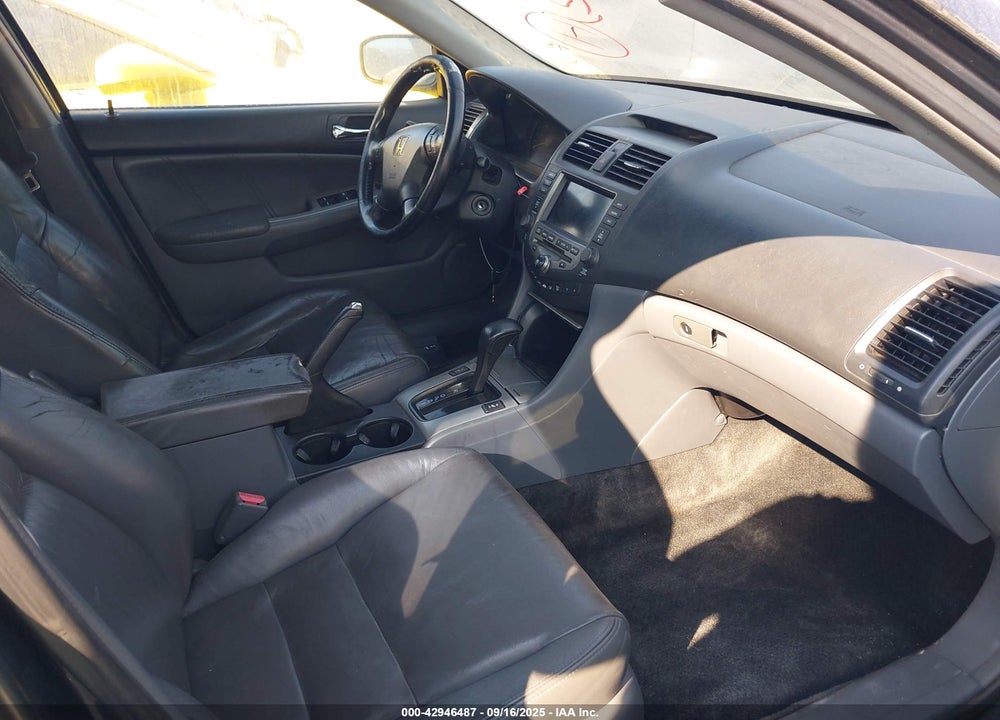 2006 HONDA ACCORD 3.0 EX VIN: 1HGCM66856A054321