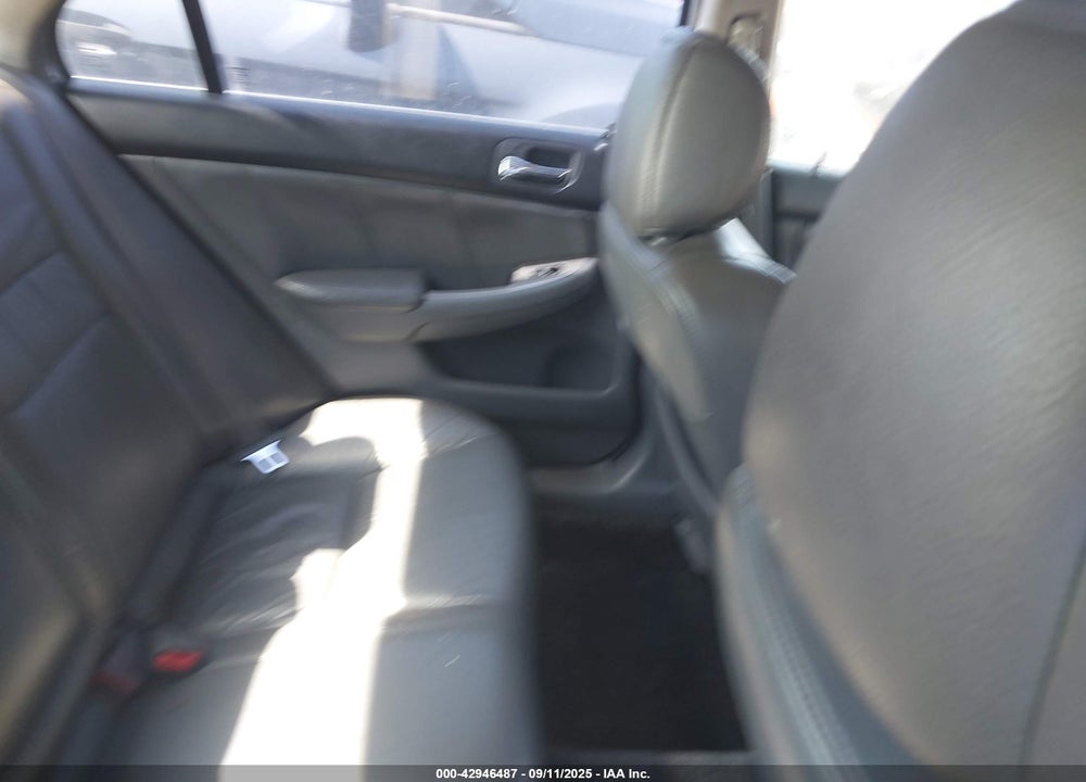 2006 HONDA ACCORD 3.0 EX VIN: 1HGCM66856A054321