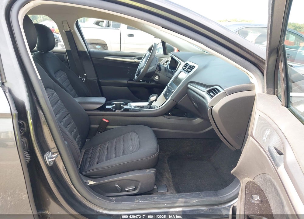 2016 FORD FUSION VIN: 1FA6P0H77G5117696