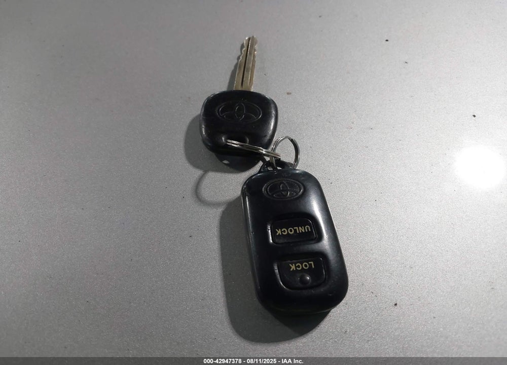 2008 TOYOTA COROLLA LE VIN: 2T1BR32E98C903693