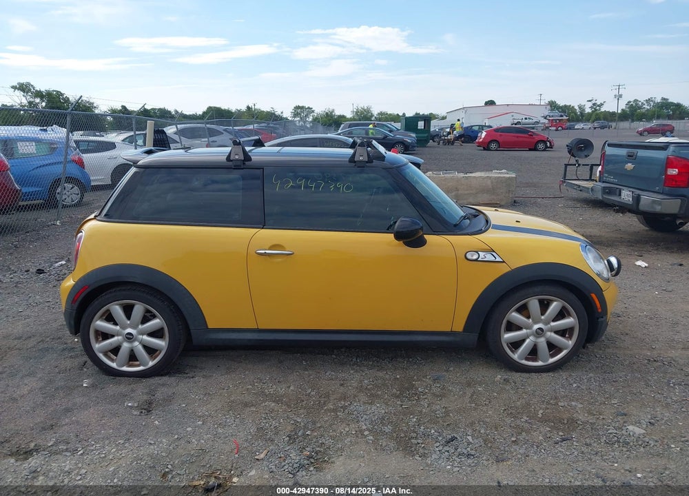 2009 MINI COOPER VIN: WMWMF73579TT95190