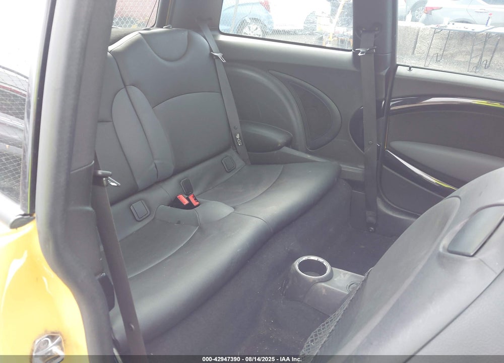 2009 MINI COOPER VIN: WMWMF73579TT95190
