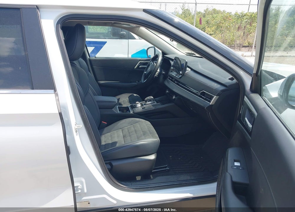 2024 MITSUBISHI OUTLANDER VIN: JA4J4VA8XRZ048151