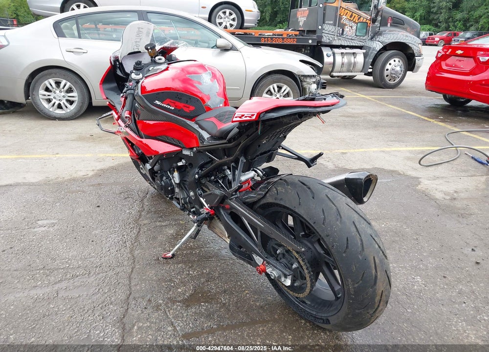 2024 BMW S 1000 RR VIN: WB10E6301R6J90043