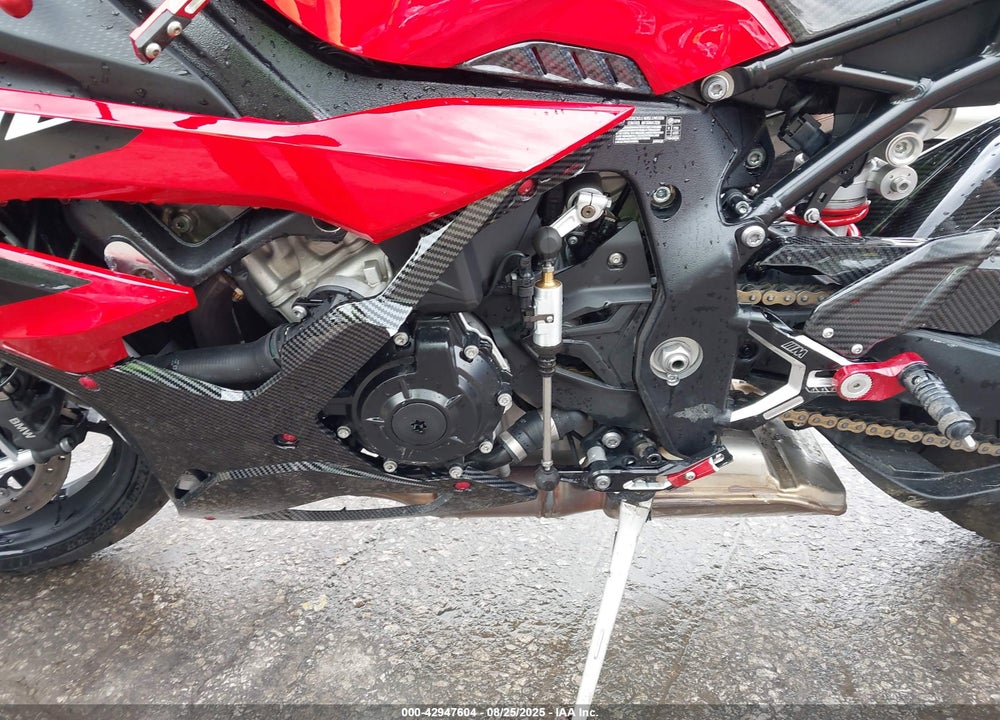 2024 BMW S 1000 RR VIN: WB10E6301R6J90043