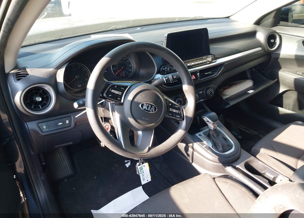 2021 KIA FORTE VIN: 3KPF24AD3ME268695