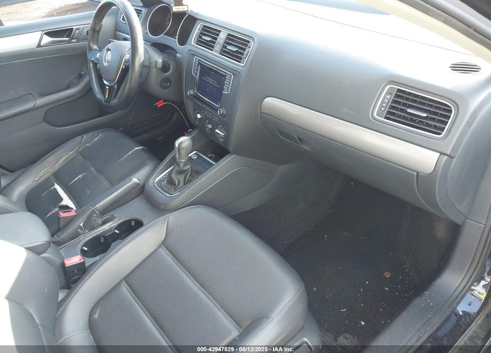 2017 VOLKSWAGEN JETTA VIN: 3VWDB7AJ7HM296345