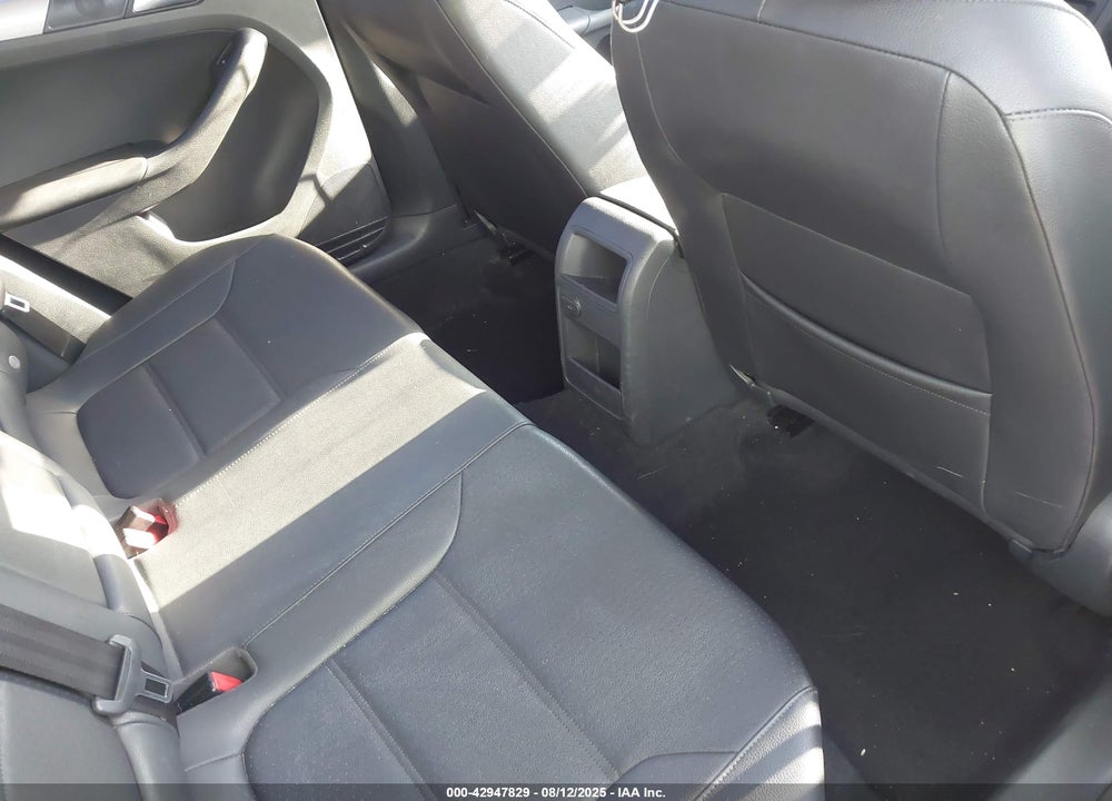 2017 VOLKSWAGEN JETTA VIN: 3VWDB7AJ7HM296345