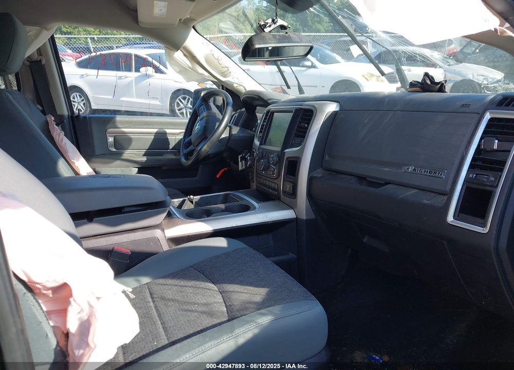 2017 RAM 1500 VIN: 3C6RR7LT0HG668715
