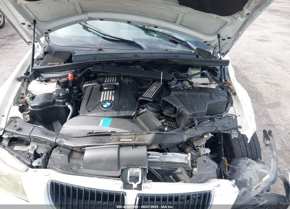 2008 BMW 328I VIN: WBAVA37558NL52752