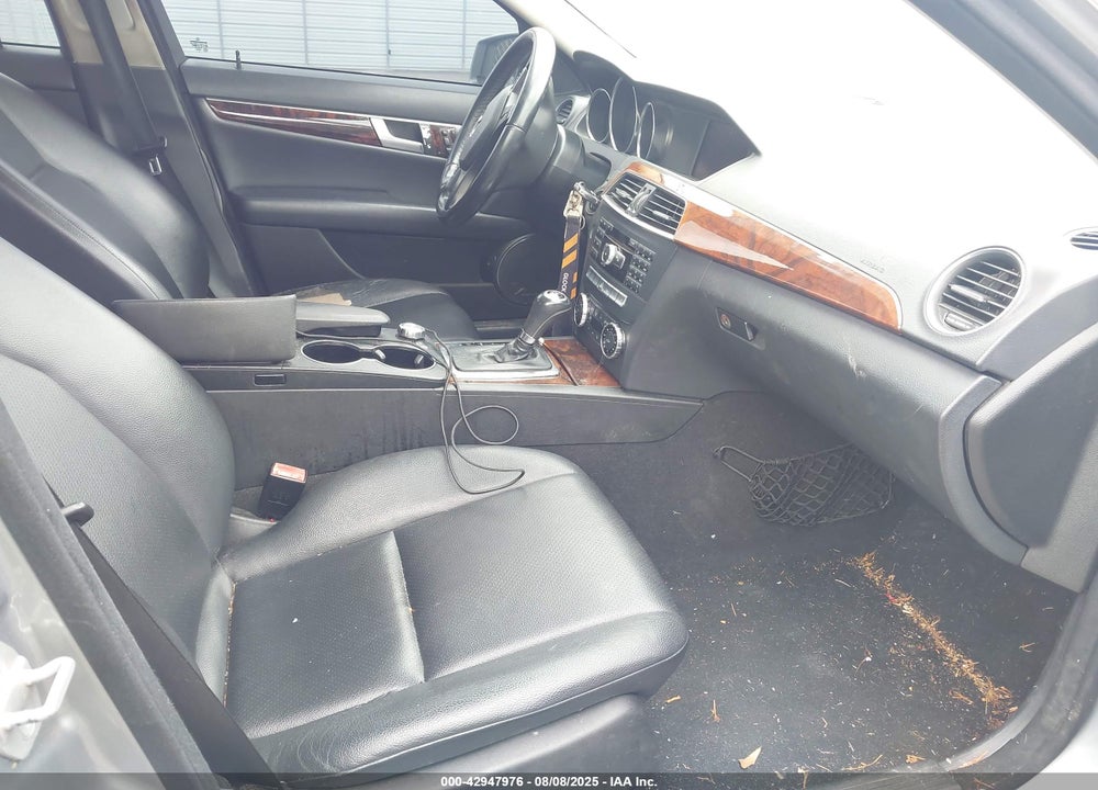 2013 MERCEDES-BENZ C 300 LUXURY 4MATIC VIN: WDDGF8AB3DR273873