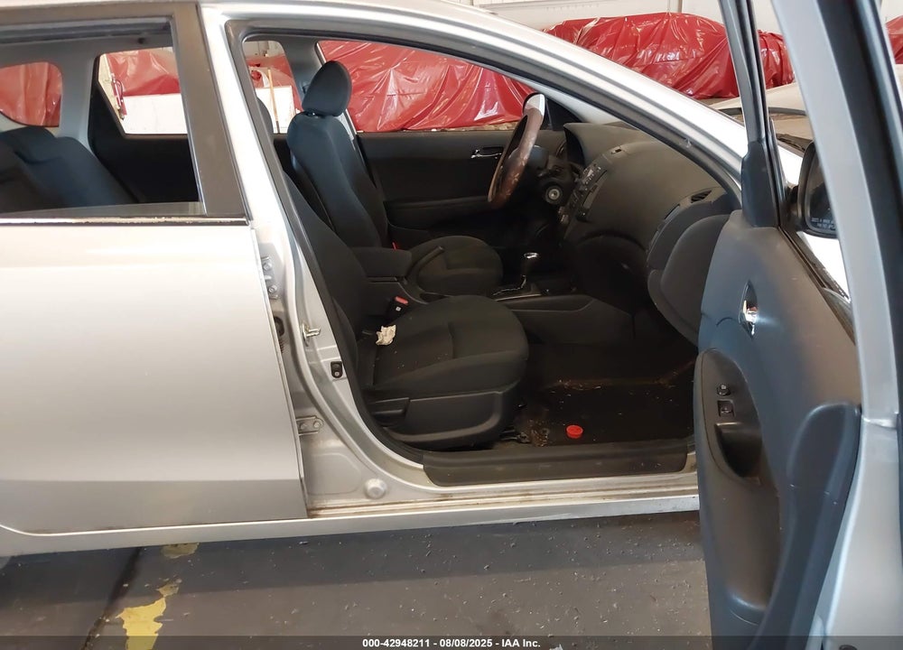 2010 HYUNDAI ELANTRA VIN: KMHDC8AE6AU064485