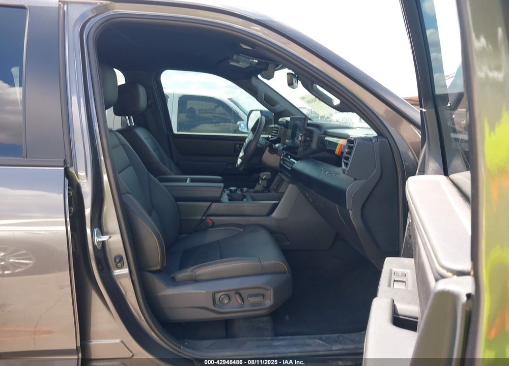 2025 TOYOTA TUNDRA VIN: 5TFWA5DB4SX275865