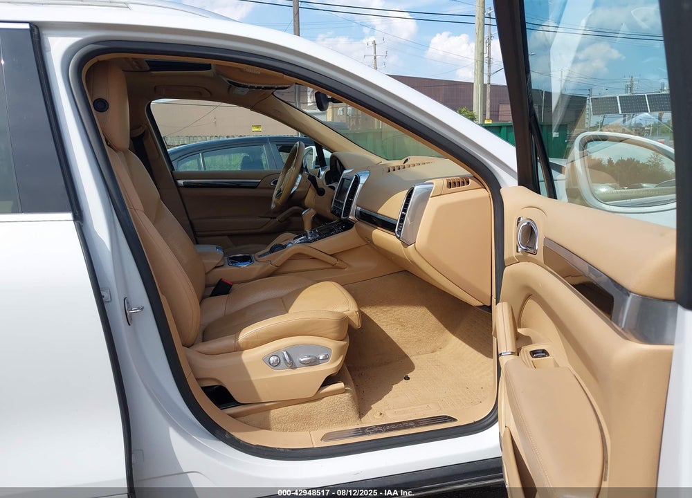 2016 PORSCHE CAYENNE VIN: WP1AA2A22GKA14976