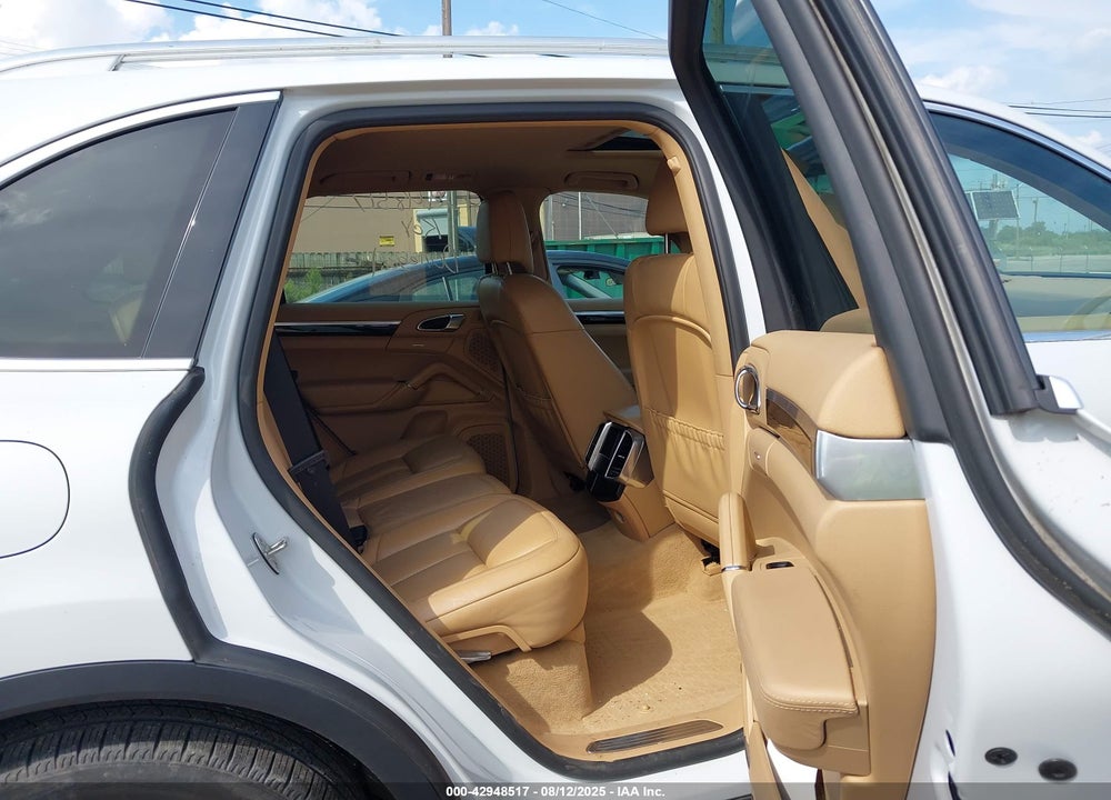 2016 PORSCHE CAYENNE VIN: WP1AA2A22GKA14976