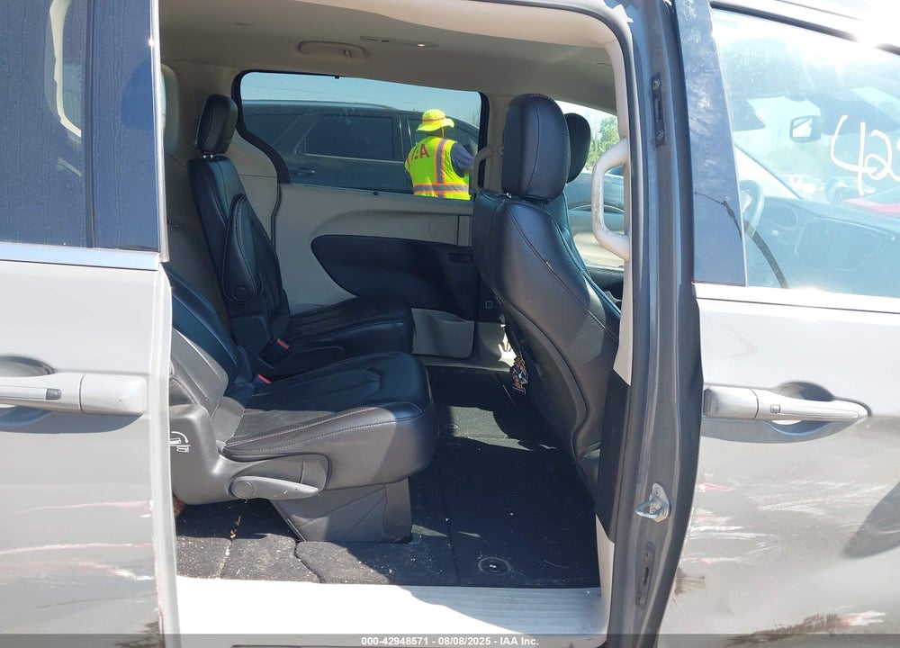 2022 CHRYSLER PACIFICA TOURING L VIN: 2C4RC1BG2NR111578