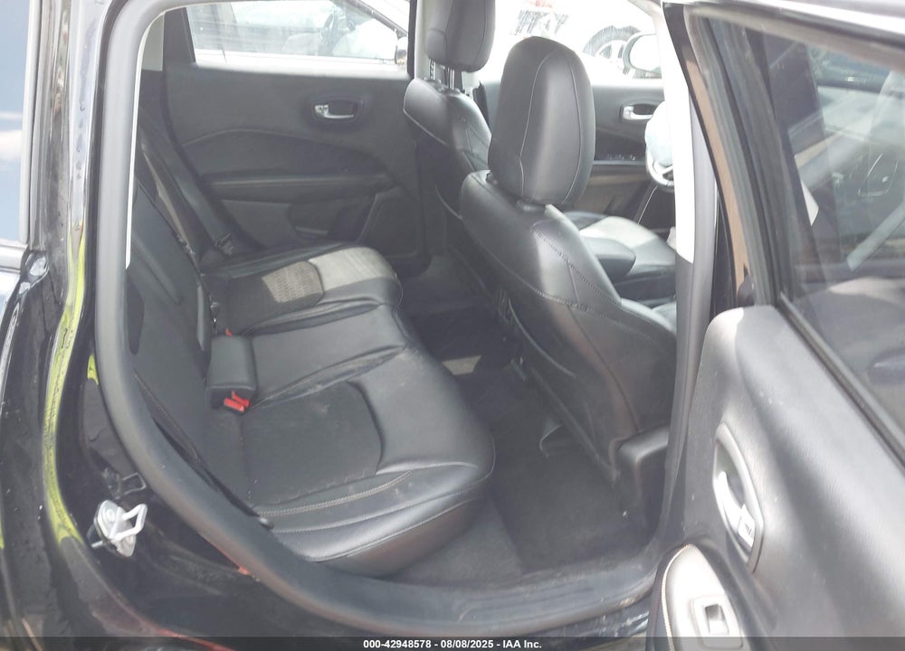 2018 JEEP COMPASS VIN: 3C4NJCBBXJT124588