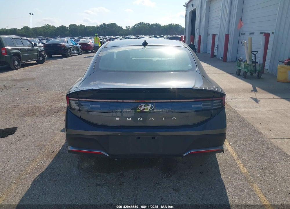 2025 HYUNDAI SONATA VIN: KMHL24JA9SA432844