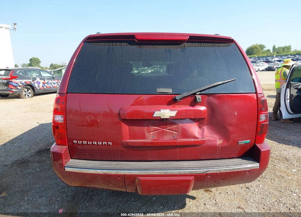 2011 CHEVROLET SUBURBAN 1500 VIN: 1GNSKKE37BR217178