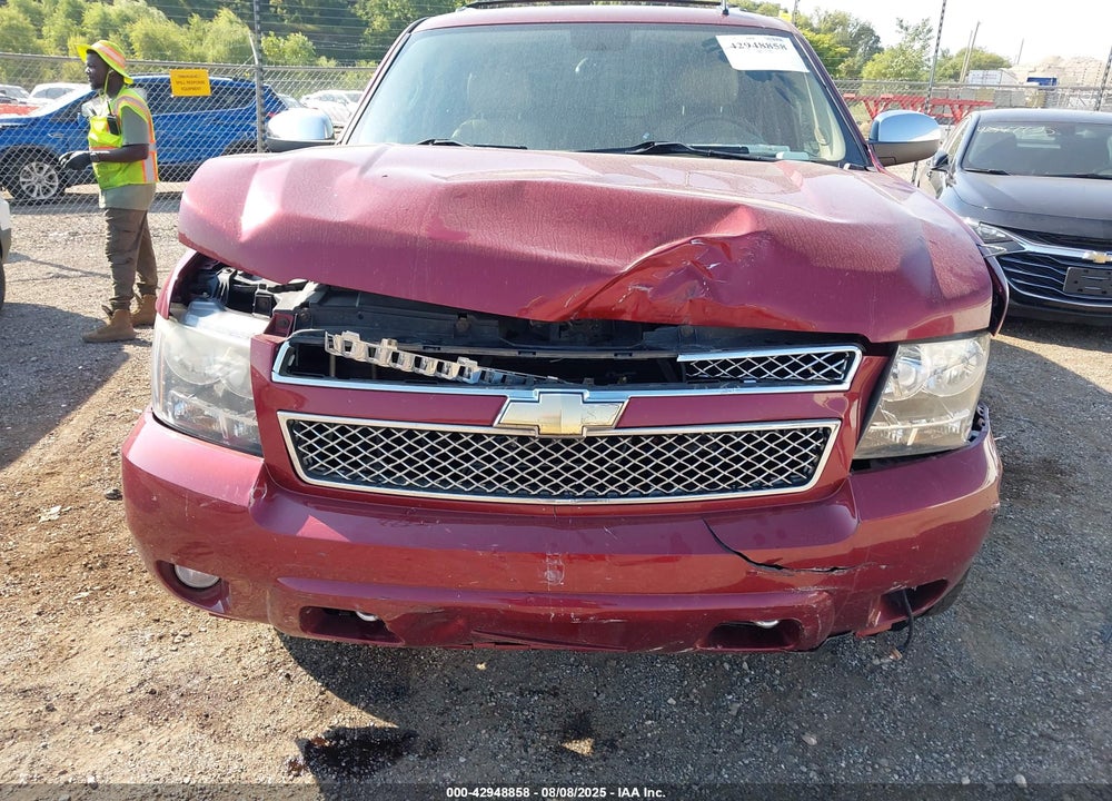 2011 CHEVROLET SUBURBAN 1500 VIN: 1GNSKKE37BR217178