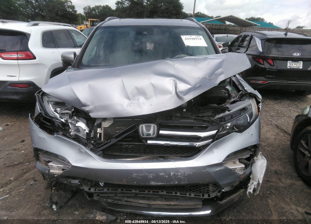 2017 HONDA PILOT VIN: 5FNYF5H96HB043319