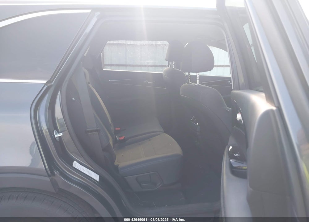 2020 KIA SORENTO VIN: 5XYPG4A59LG610179