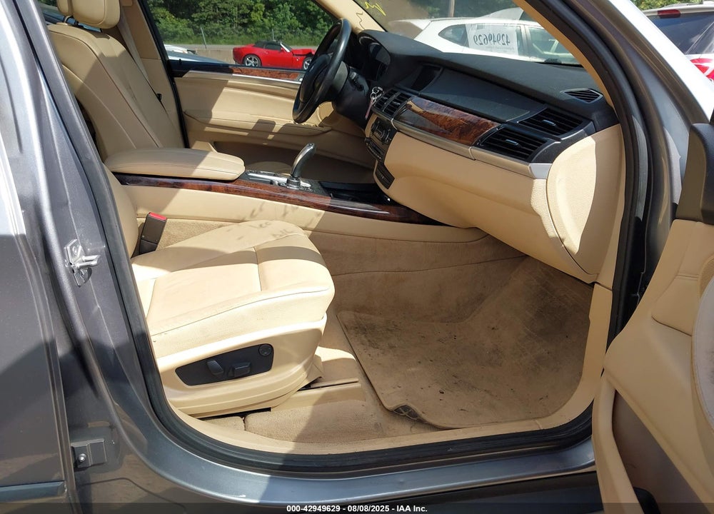 2011 BMW X5 VIN: 5UXZW0C56BL656118