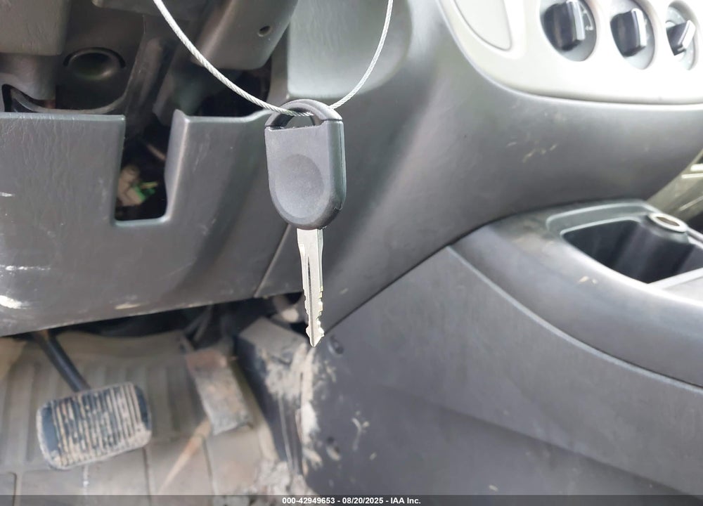 2005 FORD ESCAPE XLT VIN: 1FMYU93115KD10259