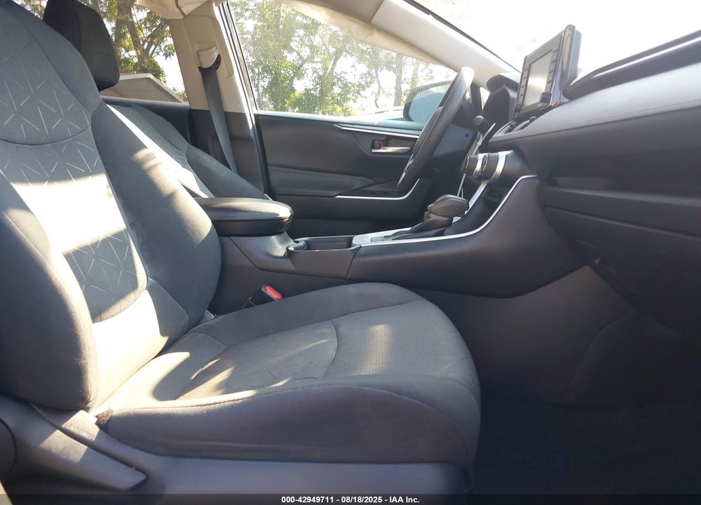 2021 TOYOTA RAV4 VIN: 2T3P1RFV9MW222749