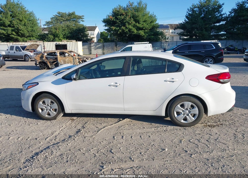 2018 KIA FORTE VIN: 3KPFL4A78JE195763