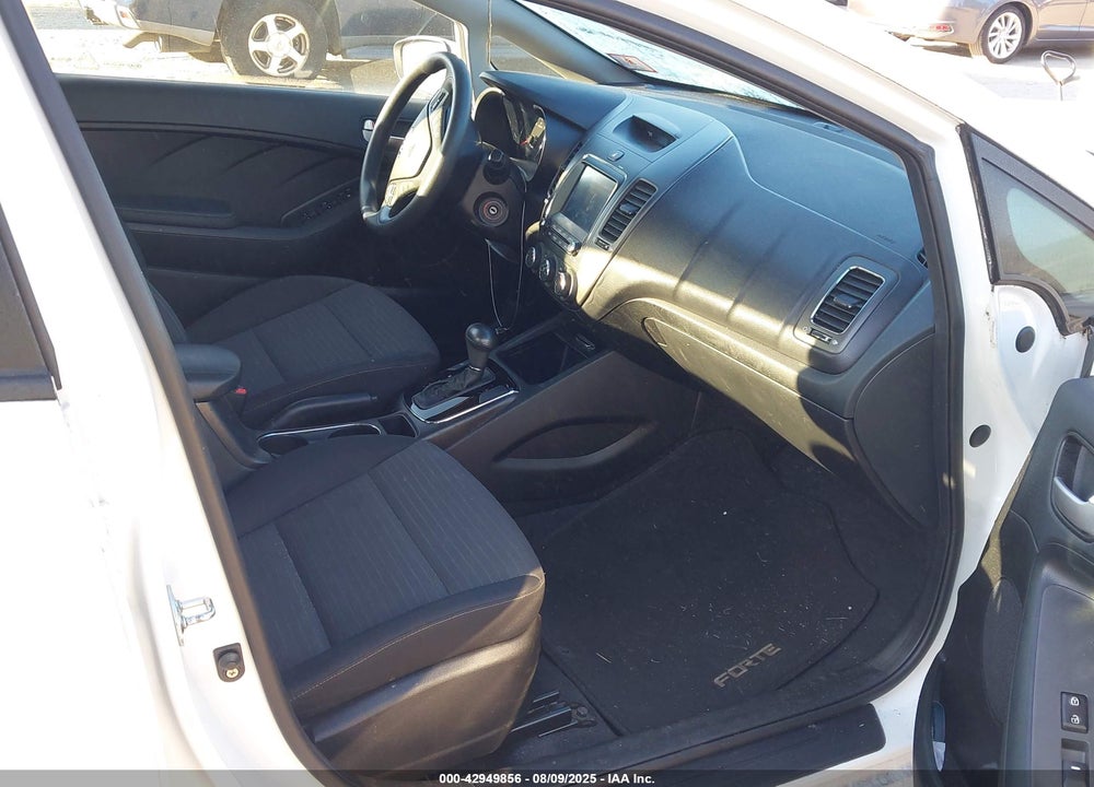 2018 KIA FORTE VIN: 3KPFL4A78JE195763