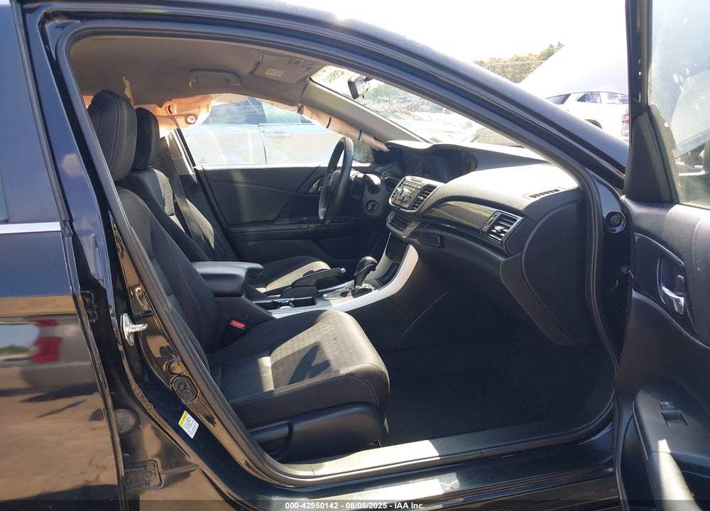 2015 HONDA ACCORD VIN: 1HGCR2F58FA015058