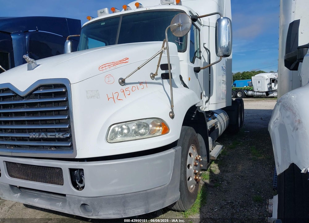2014 MACK 600 CXU600 VIN: 1M1AW09Y0EM037982