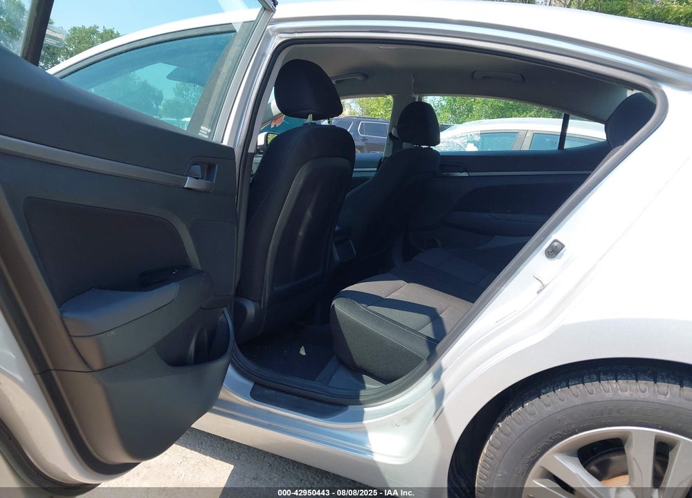 2018 HYUNDAI ELANTRA SEL VIN: 5NPD84LFXJH360530