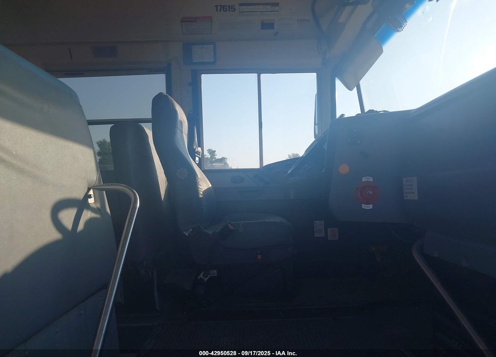 2010 IC CORPORATION 3000 CE VIN: 4DRBUSKN4AB224763
