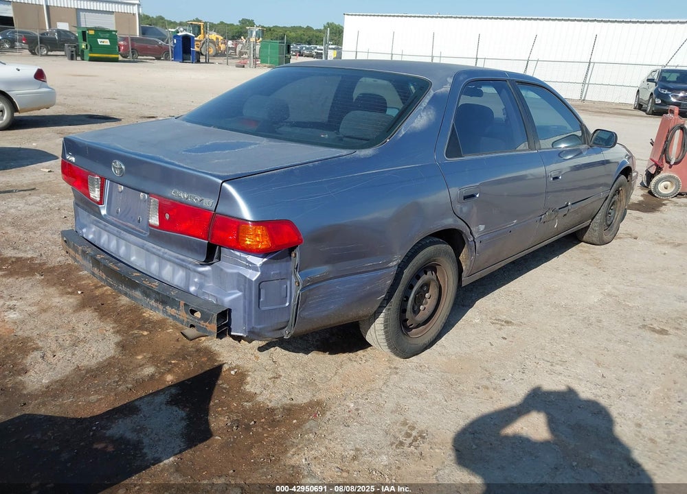 2000 TOYOTA CAMRY LE VIN: JT2BG22K3Y0401027