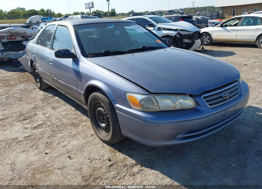 2000 TOYOTA CAMRY LE VIN: JT2BG22K3Y0401027