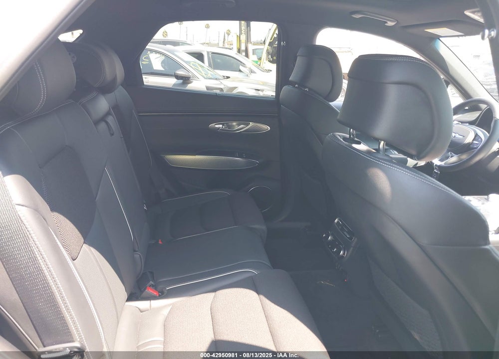 2023 GENESIS GV70 VIN: KMUMADTB0PU101784