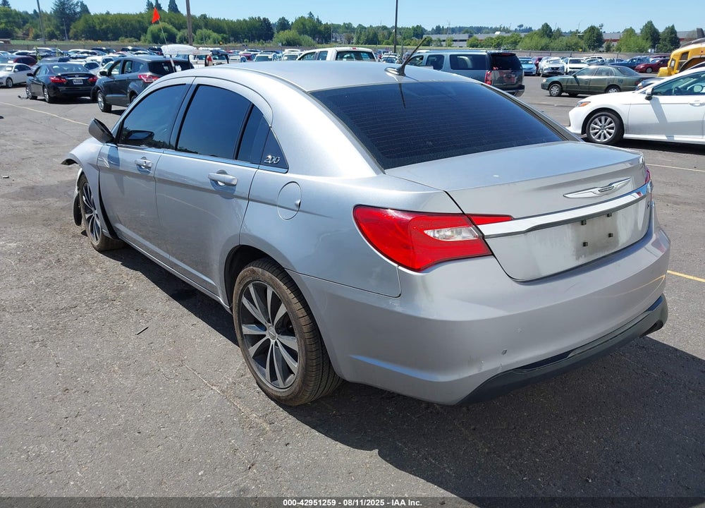 2013 CHRYSLER 200 VIN: 1C3CCBBB8DN598592
