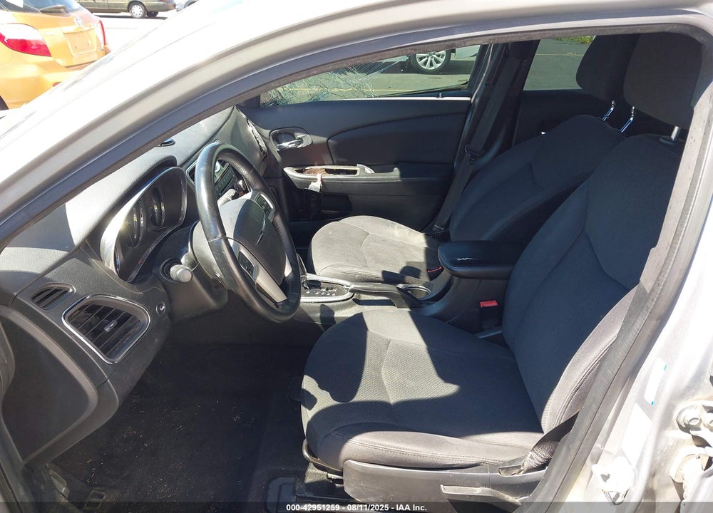 2013 CHRYSLER 200 VIN: 1C3CCBBB8DN598592