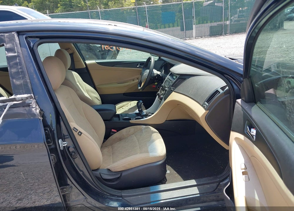 2013 HYUNDAI SONATA VIN: 5NPEB4AC4DH653035