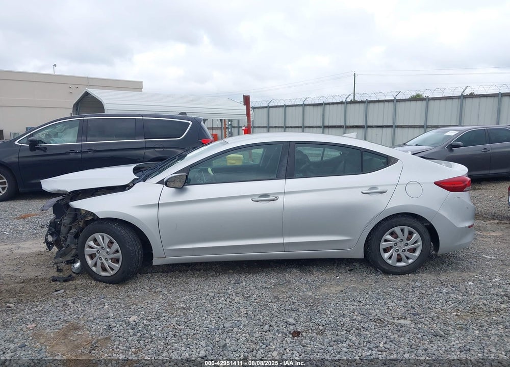 2017 HYUNDAI ELANTRA VIN: 5NPD74LF8HH184090
