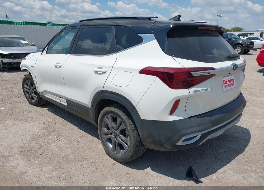 2021 KIA SELTOS VIN: KNDEUCAAXM7224893