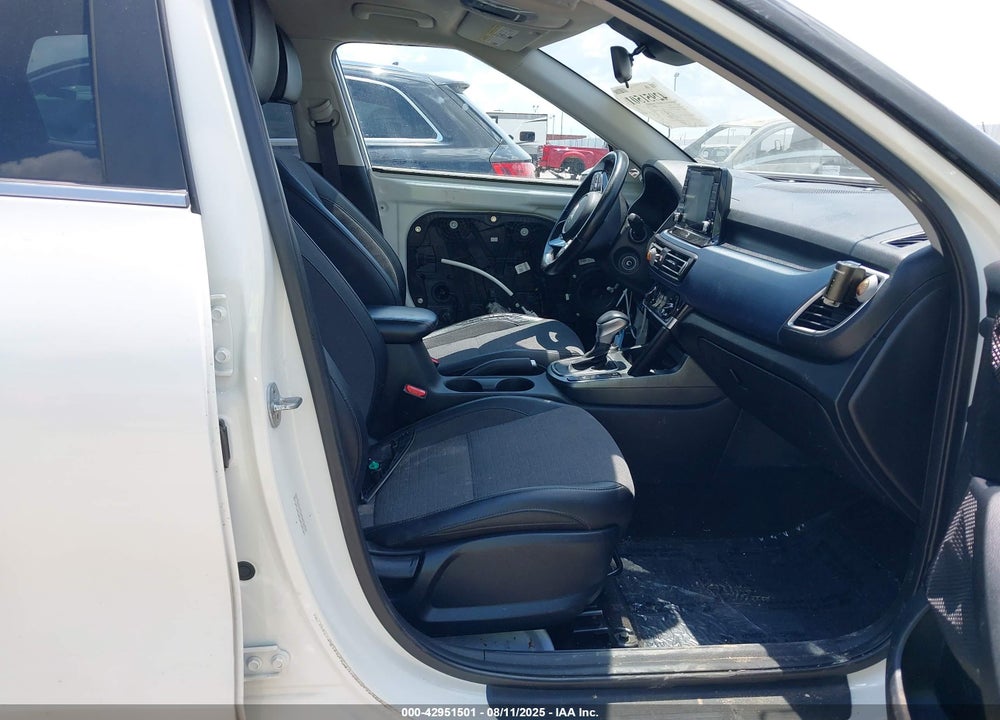 2021 KIA SELTOS VIN: KNDEUCAAXM7224893
