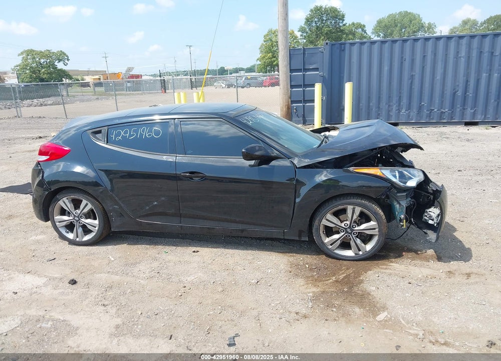2016 HYUNDAI VELOSTER VIN: KMHTC6AD3GU300624
