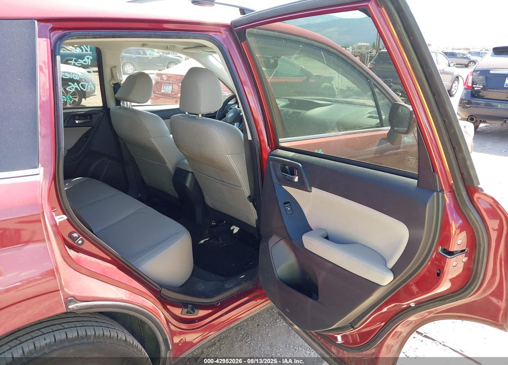 2017 SUBARU FORESTER VIN: JF2SJAJC8HH517033